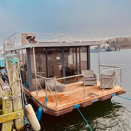 Traum-hausboot 